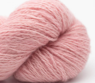 Smooth Sartuul Sheep Wool 2-ply light fingering handgesponnen - dulce de leche (pink)