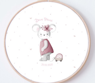 DIY Stickrahmen - Maus Tilda - Rainbow Love - personalisiertes Stickrahmen Bild - Stickherz - zum Selbermachen