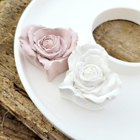 Silikon - Gießform - Kleine - Rose - in Herzform - vielfältig nutzbar