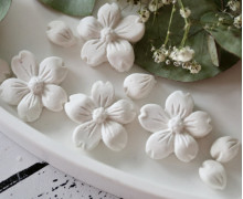 Silikon - Gießform - Mini Blüten - mit Blütenblättern - vielfältig nutzbar