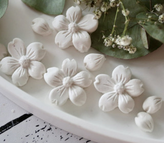 Silikon - Gießform - Mini Blüten - mit Blütenblättern - vielfältig nutzbar
