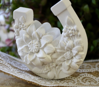 Silikon - Gießform - Hufeisen mit Blumen - Glücksbringer - Blüten - vielfältig nutzbar