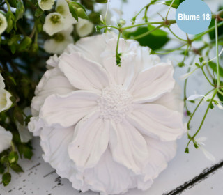 Silikon - Gießform - Blüte - Dekoblüte - wellige längliche Blütenblätter - Blüte 18 - vielfältig nutzbar