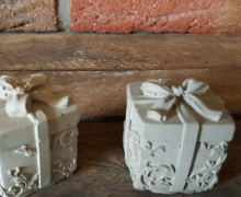 Silikon - Gießform - Kleines Geschenk - Päckchen - mit Ornamenten - Schleife - vielfältig nutzbar