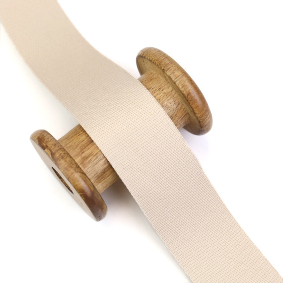 1 Meter Weiches Gurtband - Dezenter Glanz - 40mm - Uni - Beige