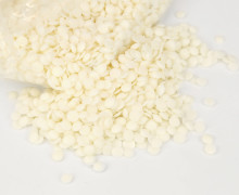 1kg - Sojawachs - für Stand- & Formkerzen - KeraSoy - Pillar 4120 - Pastillen - zum Kerzen Gießen