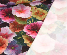 Leichter Kuschelsweat - Colourful Blossoms - Schwarz