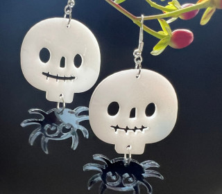 1 Paar Happy Halloween Spiegel Ohrringe -  Totenkopf und Spinne - super leicht - Statement Ohrringe