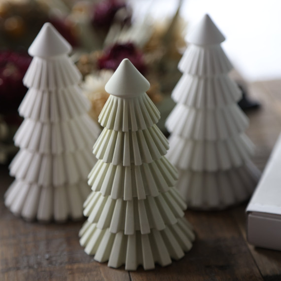 Silikon - Gießform - Weihnachtlicher Tannenbaum - mit Rillen - Streifen - Weihnachten