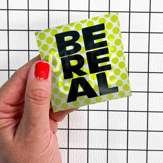 1 Flippatch - 1 Label = 2 Motive - Kippen - Wechselmotiv - zum Aufnähen - Cherry Picking - BE REAL/OR BE GONE