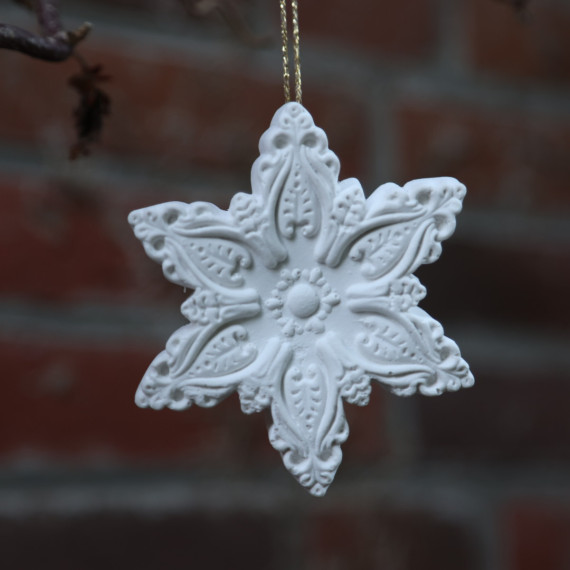 Silikon - Gießform - Stern - Schneeflocke - Blumenmuster - zum Aufhängen - vielfältig nutzbar