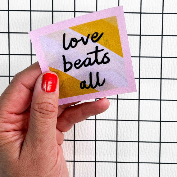 1 Flippatch - 1 Label = 2 Motive - Kippen - Wechselmotiv - zum Aufnähen - Cherry Picking - love beats all/ Herz aus Händen