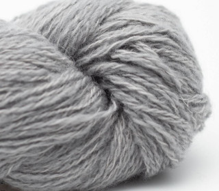 Smooth Sartuul Sheep Wool 2-ply light fingering handgesponnen - tinsel tinsel (light grey)