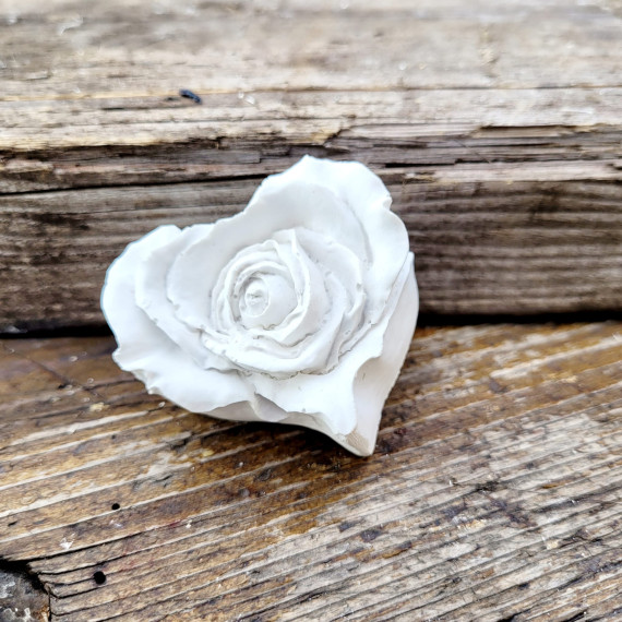 Silikon - Gießform - Kleine - Rose - in Herzform - vielfältig nutzbar