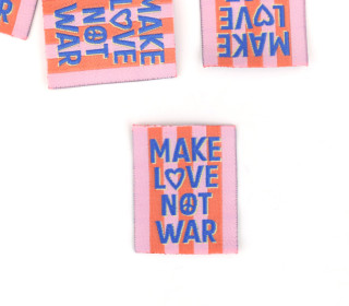 1 Label - MAKE LOVE NOT WAR - Streifen - Blassrosa/Lachsorange - Lausemia Design Studio