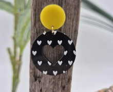1 Paar Ohrringe - 3D Herz Aufdruck - Acryl - 2-teilig - super leicht - Schwarz/Weiß/Gelb - Namensklang
