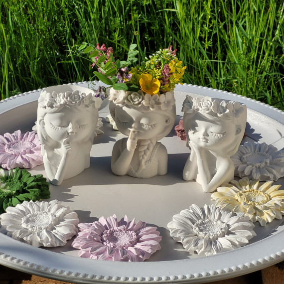 Silikon - Gießform - Blumenmädchen - Teelichthalter - kleines Pflanztöpfchen - Mädchen 2 - vielfältig nutzbar
