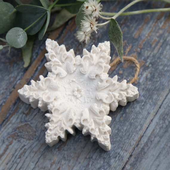 Silikon - Gießform - Delicate Snowflakes - Schneeflocke Nr. 2 - vielfältig nutzbar