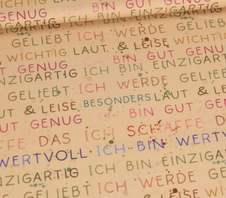 Jersey - Sätze die Kinder brauchen - Druckschrift - Beigebraun - Bio-Qualität - Frittendesign - abby and me