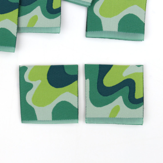 1 Label - Wellen - Grüntöne