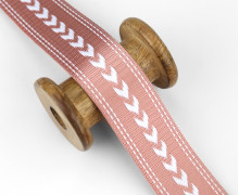 1 Meter Gurtband - 38mm - Pfeilspitzen - Gestrichelte Streifen - Altrosa/Weiß