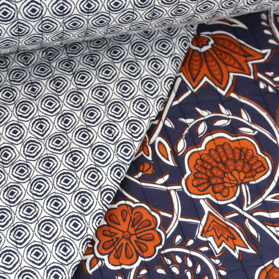 Baumwoll Stepper - Steppstoff - Wattiert - Doubleface - Kreise - Blumenranken - Weiß/Stahlblau