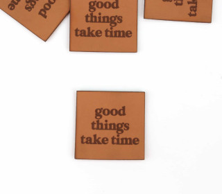 1 KUNSTLEDER LABEL - Hellbraun - good things take time
