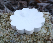 Silikon - Gießform - Teller in Blattform mit Marienkäfer - Dekoteller - Insektentränke - für den Garten - vielfältig nutzbar