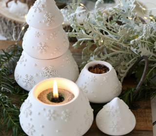 Silikon - Gießform - Tannenbaum - 3 teilig - zum Stapeln - Kerzengefäß - toll für Kerzenwachs - mit Schneeflocken - vielfältig nutzbar