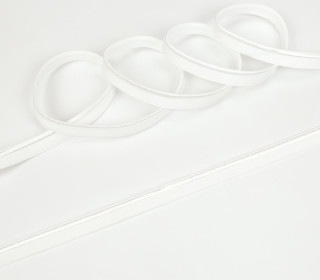 1 Meter elastisches Paspelband/Biesenband - Matt mit Glanzkante - Warmweiß