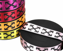 1m Gurtband - Deco - Pfeilmuster - Glanz - 40mm - Schwarz/Rosa