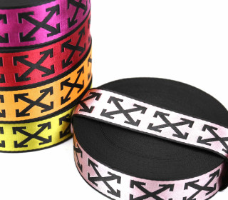 1m Gurtband - Deco - Pfeilmuster - Glanz - 40mm - Schwarz/Rosa