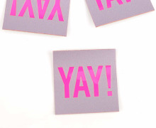 1 KUNSTLEDER LABEL - Bedruckt - Grau - YAY!