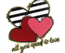 1 Aufbügler - Patch - Flausch - 28,5cm x 26,5cm - Glitzer-Goldrand - 3 Herzen - All You Need Is Love - Dunkelrot/Rosa/Streifen