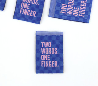 1 Label - TWO WORDS. ONE FINGER - Taubenblau/Royalblau