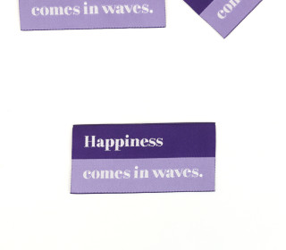 1 XXL Label - Happiness comes in waves. - Lila/Flieder - Hamburger Liebe