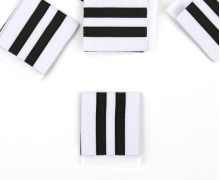 1 Label - Schwarze Streifen - Weiß