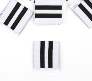 1 Label - Schwarze Streifen - Weiß