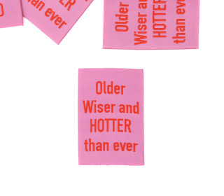 1 Super BIG Label - Older Wiser and HOTTER than ever - Anlukaa - Rosa/Rot