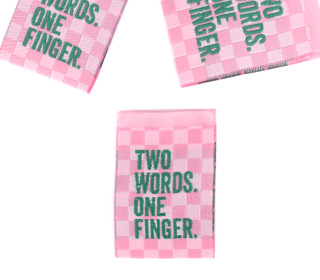 1 Label - TWO WORDS. ONE FINGER - Blassrosa/Rosa