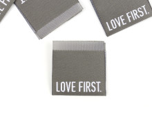 1 Label - LOVE FIRST - Grau