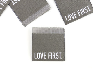 1 Label - LOVE FIRST - Grau