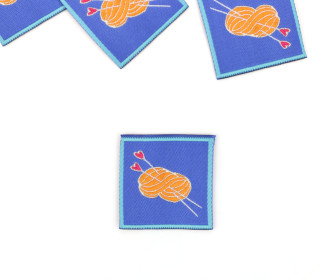1 Label - Wollknäuel & Herz-Stricknadeln - Himmelblau - ela ideen