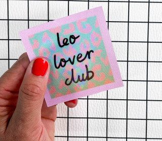 1 Flippatch - 1 Label = 2 Motive - Kippen - Wechselmotiv - zum Aufnähen - Cherry Picking - leo lover club/Leo-Herz