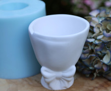 Silikon - Gießform - Wunderschöne Vase - mit Schleife - konisch - vielfältig nutzbar
