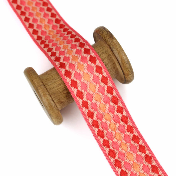 1 Meter Weiches Gurtband  - 40mm - Bestickt - Rauten - Blassrosa